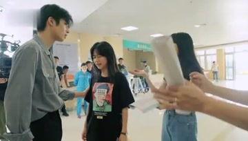 小义娱乐吃瓜,揭秘娱乐圈吃瓜背后的真相与笑料